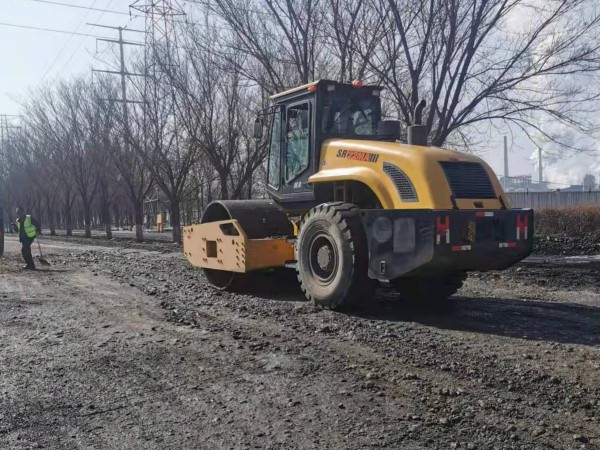 烏魯木齊機場改擴建土方工程項目  正在進行時