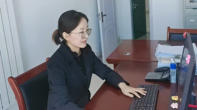 財(cái)務(wù)戰(zhàn)線上的紅色守護(hù)者——記甘肅建投新能源公司2024年度優(yōu)秀共產(chǎn)黨員 劉杰 財(cái)務(wù)戰(zhàn)線上的紅色守護(hù)者——記甘肅建投新能源公司2024年度優(yōu)秀共產(chǎn)黨員 劉杰